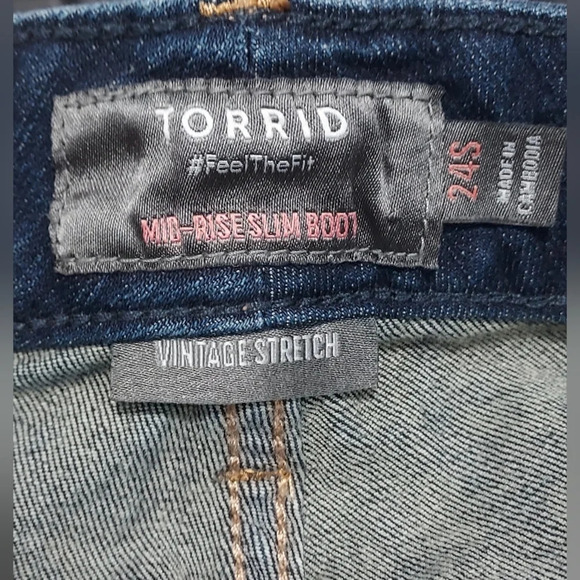 Torrid Dark Wash Mid-Rise Vintage Stretch Slim Boot Jeans in Size 24 S (Short) - Picture 10 of 13